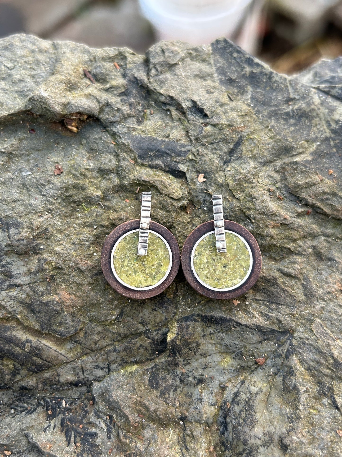 Circle drop earrings